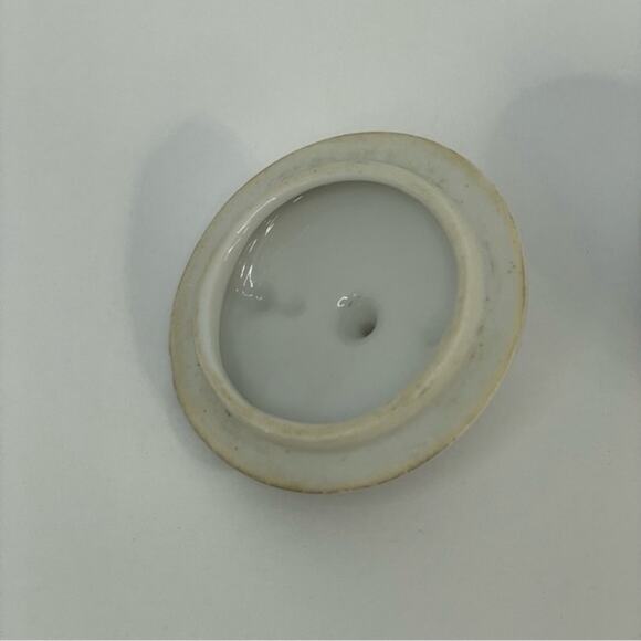 VINTAGE PORCELAIN TRINKET BOX GOLD TRIM
ROSE floral PATTERN decor accent piece - Picture 12 of 15